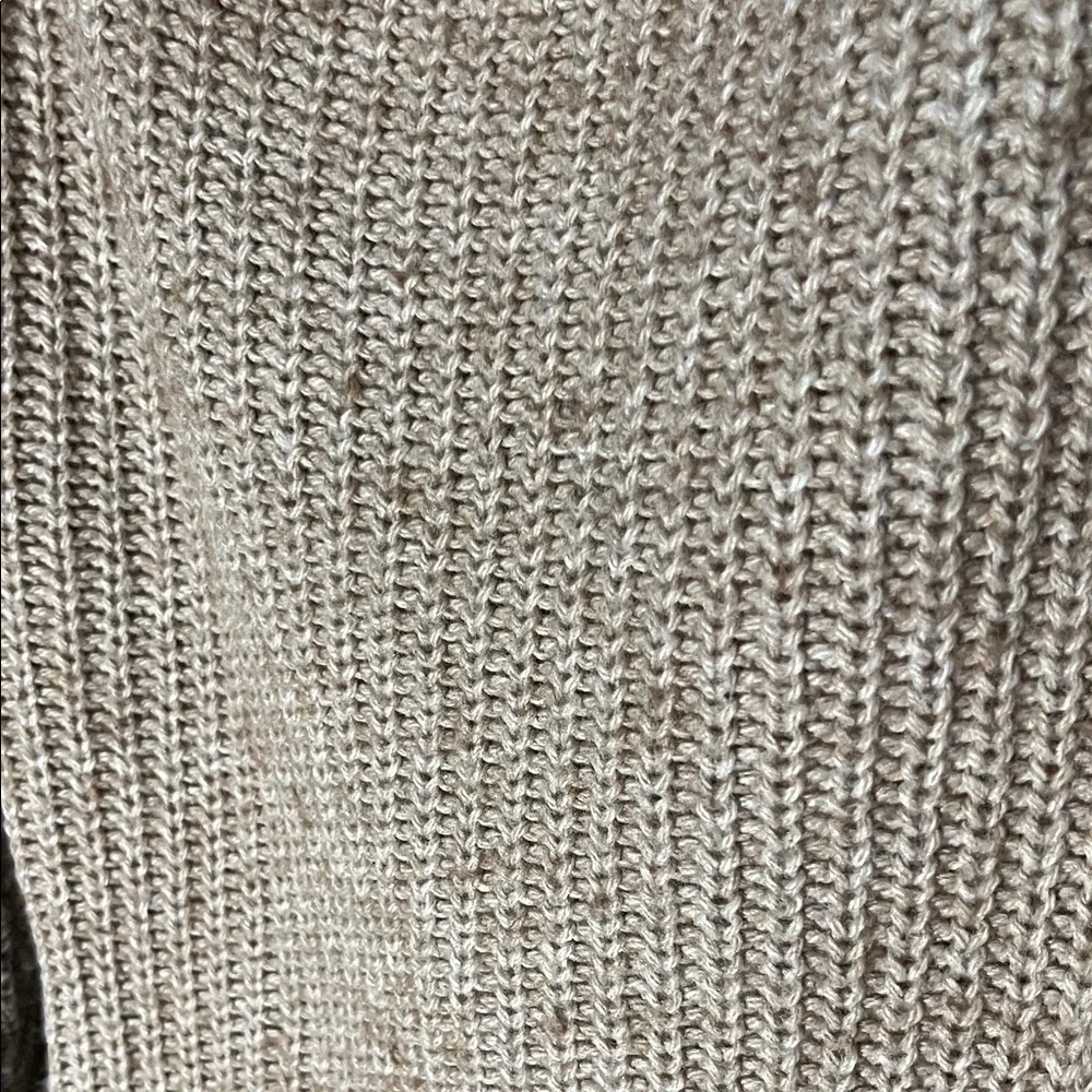 Cozy Charlotte Russe Tan and Cream Marled Women's Sweater - Picture 8 of 9